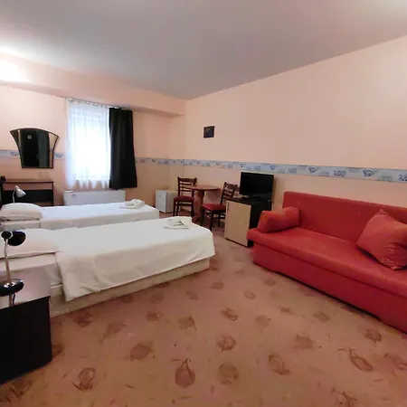 Hotel Akvaya 3*