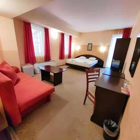 阿吉亚酒店 3* 大特尔诺沃